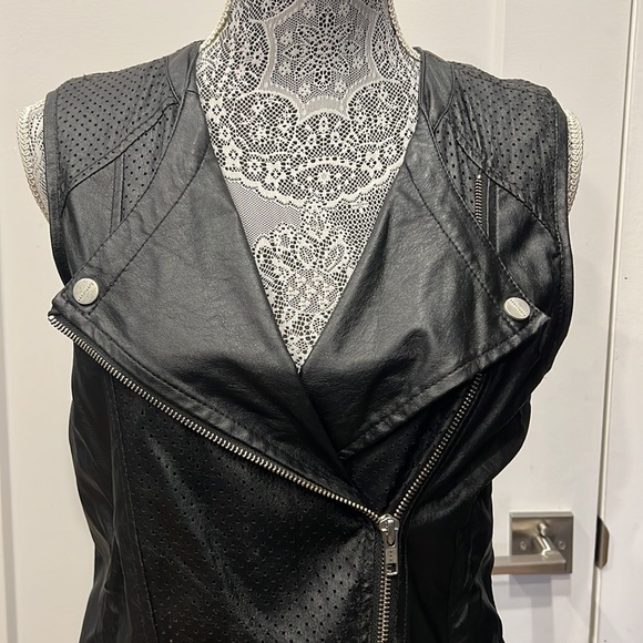 Vegan Vest by Sanctuary - Picture 4 of 8